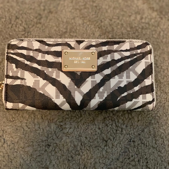 Michael Kors - Picture 4 of 4